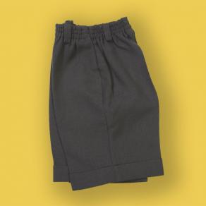 Pantalón gris corto. Bermuda